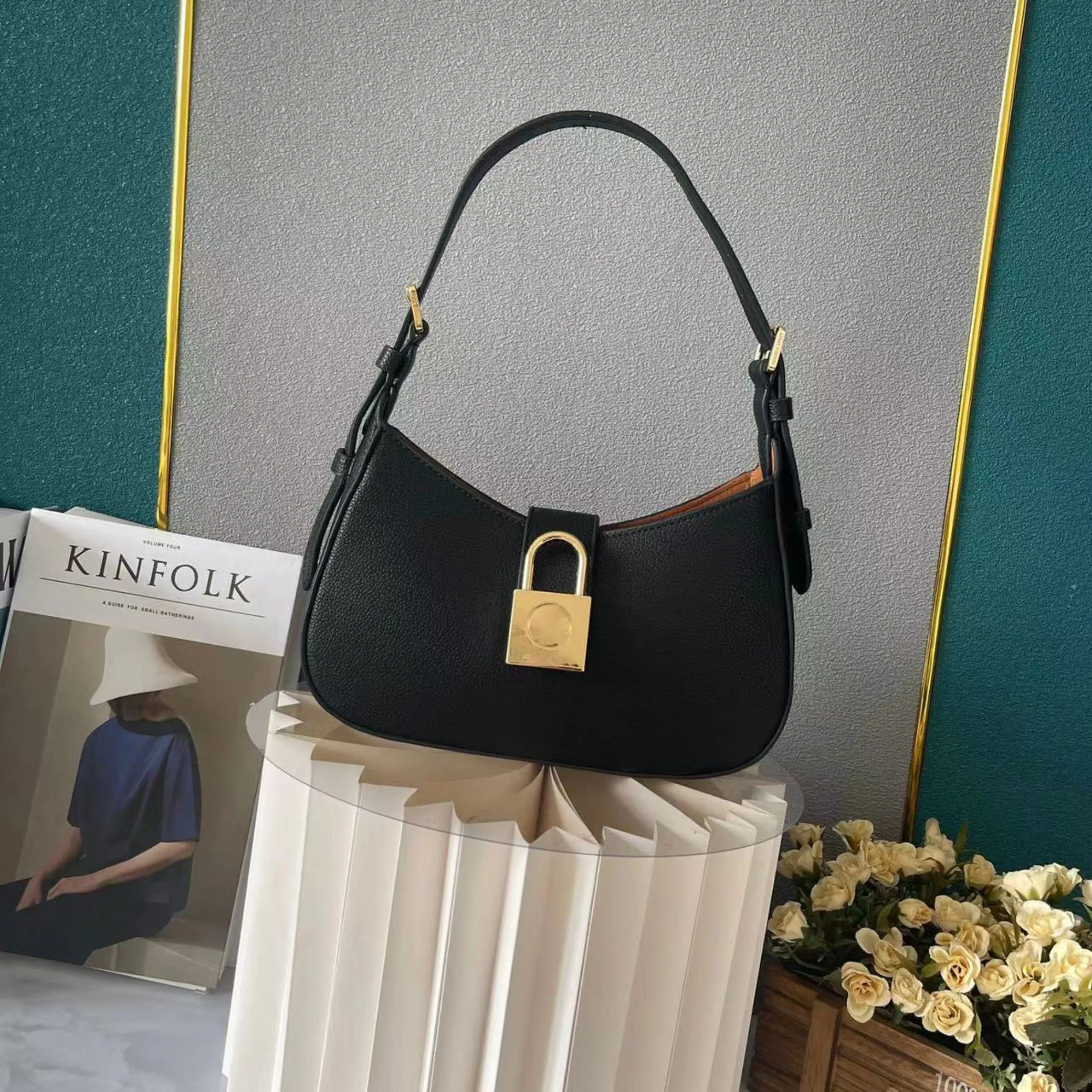 ショルダーバッグ・ポシェット With Sea Contour Shoulder Bag Leather Black Stylish And Soft Nautical Bag With Adjustable Zipper Head