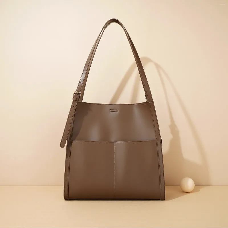 Çizme büyük kapasiteli Genuiine deri tote çantaları Basit tasarımcı kadınlar için bir omuz moda çantası ve el çantası kova çantası