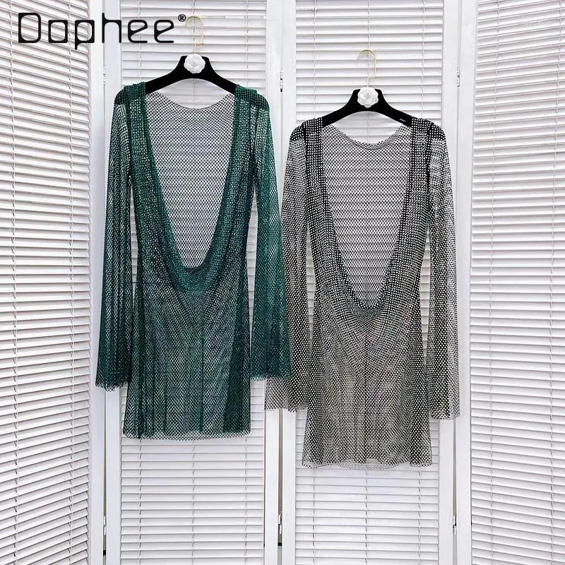 Robes décontractées Robe de maille creuse transparente de luxe pour femmes 2024 Sexy femme dos nu amincissant chemise de fond de strass complet