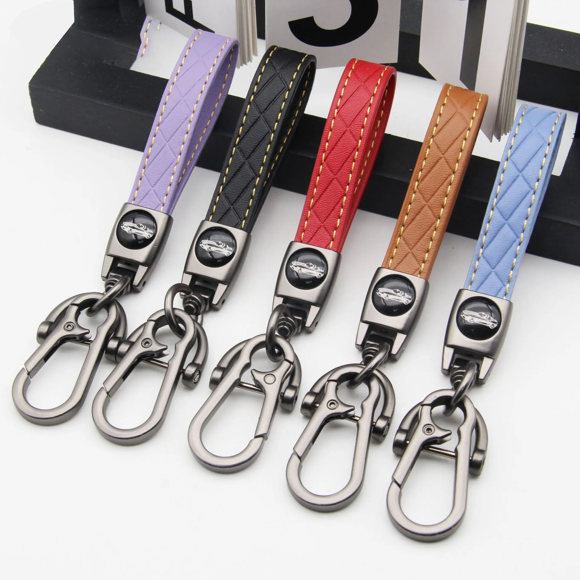 Hoge kwaliteit Men Keychain auto accessoires vrouwen unisex sleutelhanger gesp geworden lederen zinklegering sleutelhouder houder