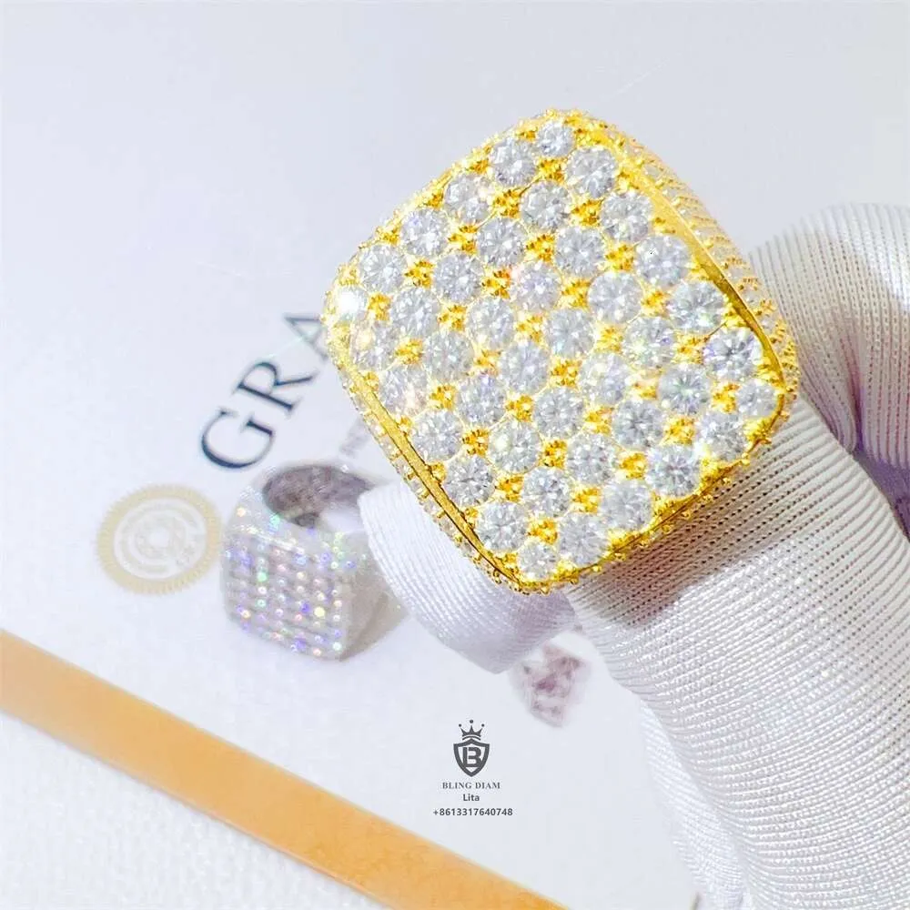 Gioielli hip-hop personalizzati Placcatura in oro Anello con certificato Gra completamente ghiacciato Sier Moissanite