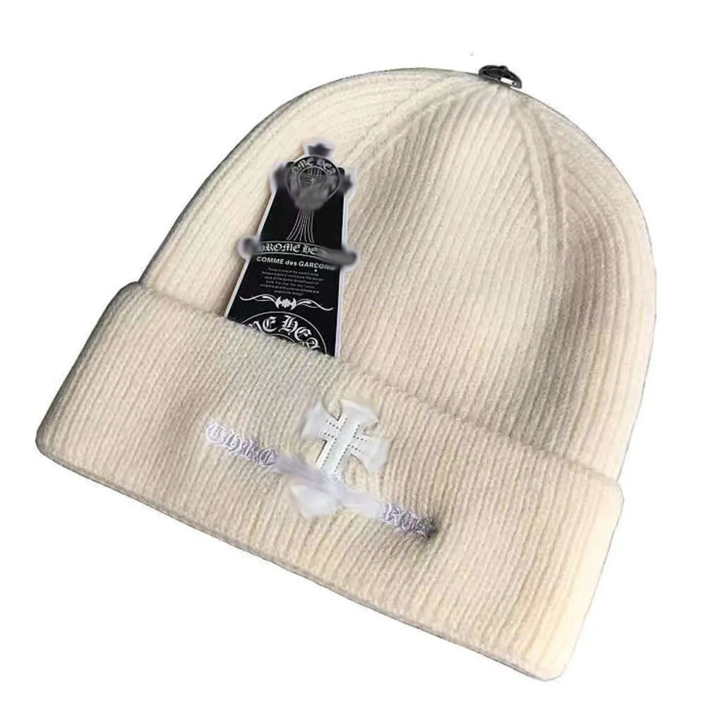 Bonnet de luxe Chapeau Designer Cap Hiver Hommes Femmes Chapeaux Marque Chr Bonnet Chaud Sanskrit Fer À Cheval Coeurs Coiffures Casquette Femme Laine Cachemire Bonnets Tricotés 5Q91