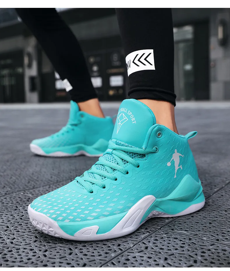white low top basketball shoes