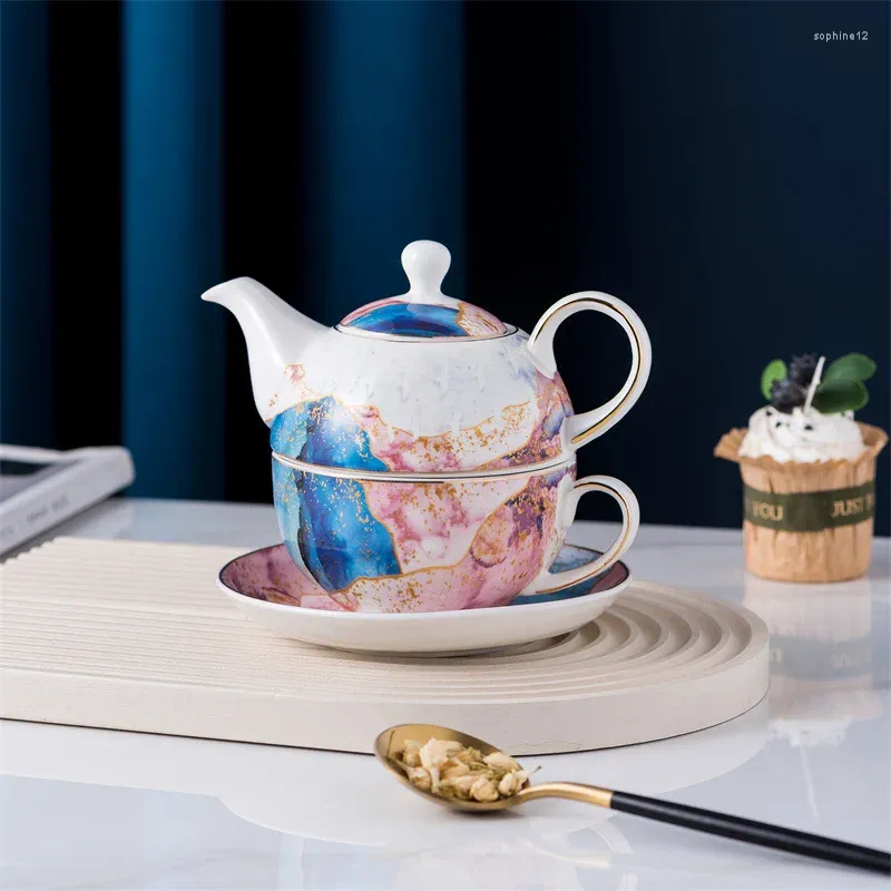 Ensembles de thé Thé en porcelaine vintage pour un café Garniture dorée Théière florale Tasse avec soucoupe Ensemble Perle Lustre Peintures exquises