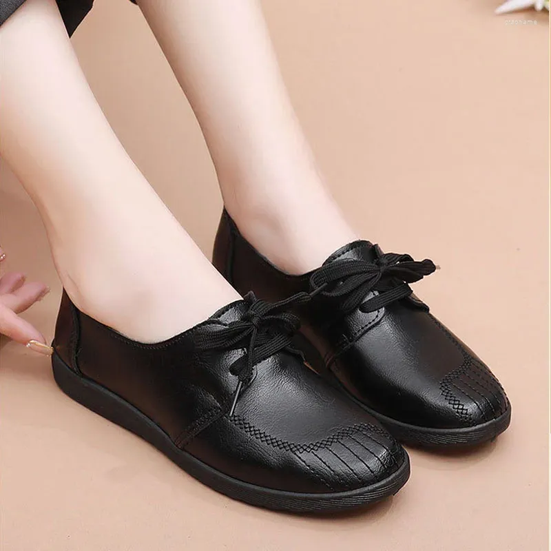 Casual Shoes Women Spring Female Soft-sole Moccasins Lace-up Black Red Leather Sneakers Flat Plus Size 41 WSH4823