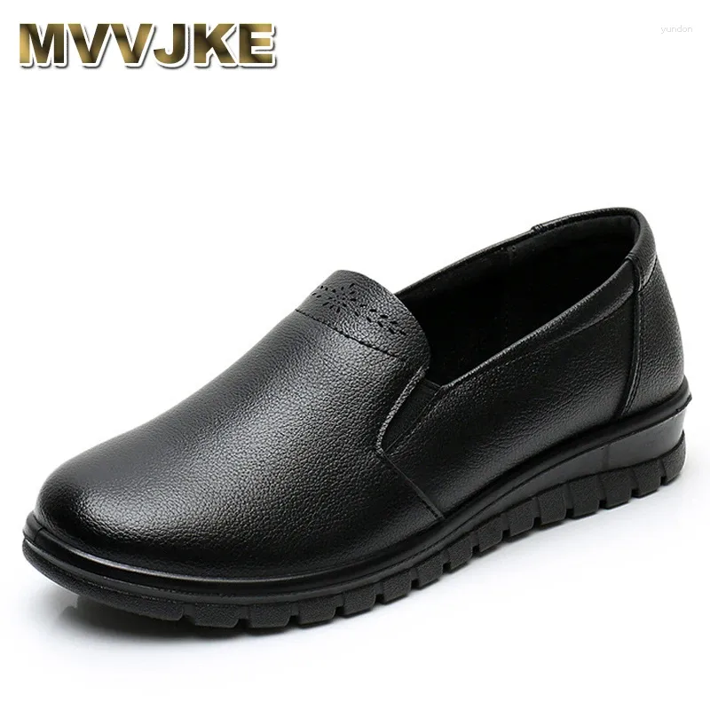 Casual Shoes Spring Soft Soled Mother Black Single Leather Non-halk Bekväm medelålders damer Flat