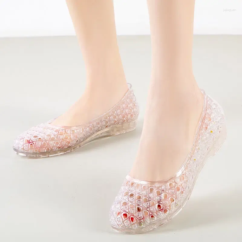 Chaussures décontractées 2024 Sandales Pantoufles Cristal Femelle Nid d'oiseau Baotou Respirant Fond Mou Maison