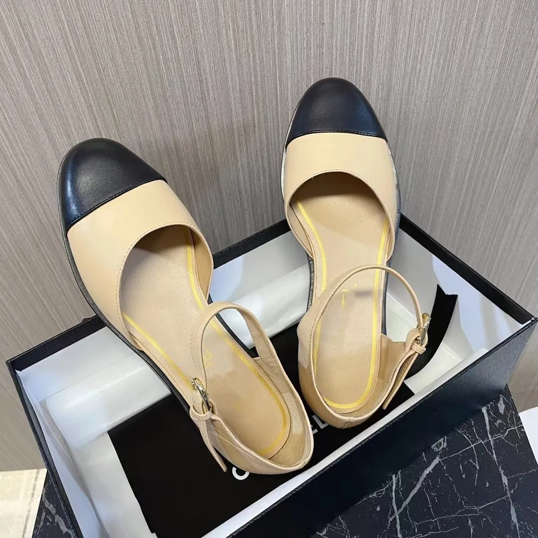 Designer Sandals 2024 new flat slipper women`s summer casual sandals brand women`s one-line strap sandals