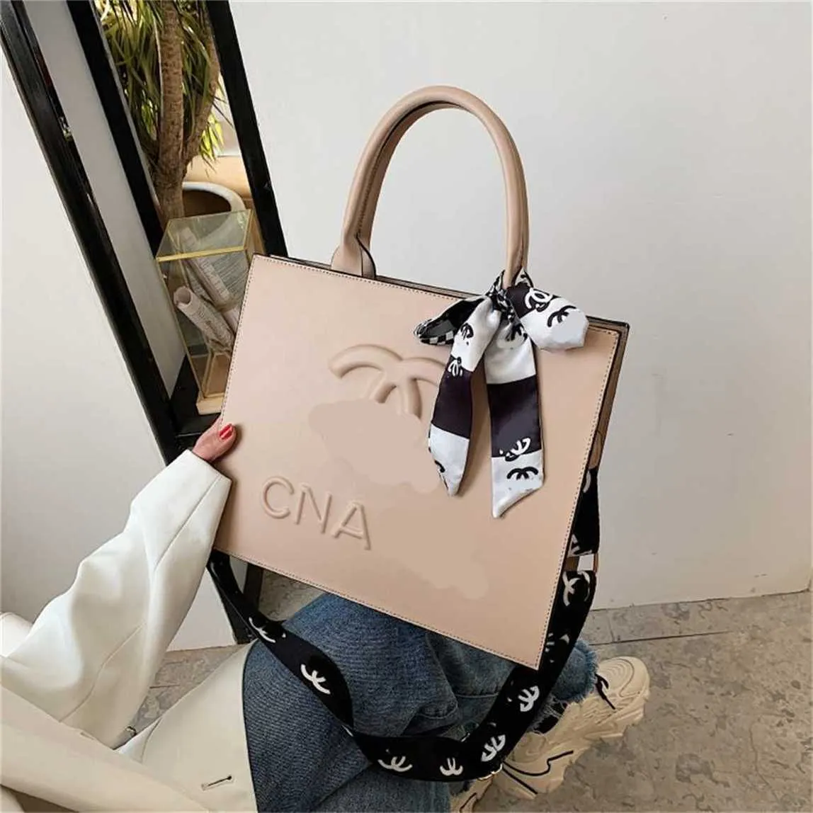 Women s Embossed Leather Tote Bag High Capacity Fashion Handbag with Hard Bottom Versatile 3D Design