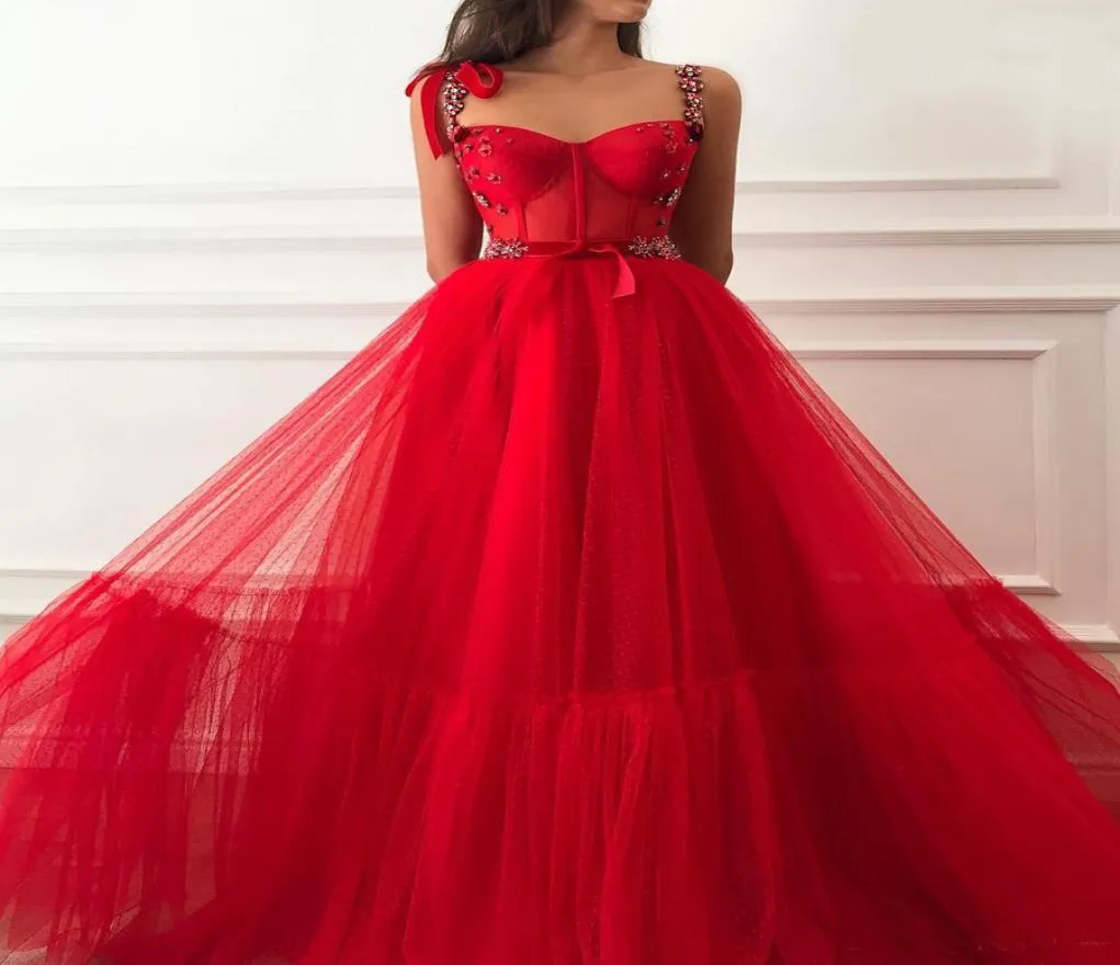 Einfache Spaghetti-Trägern handgemachte Blume Tüll rote Abendkleider Kristall bodenlangen 2021 langes Abendkleid Robe de Soiree für Frauen9999896