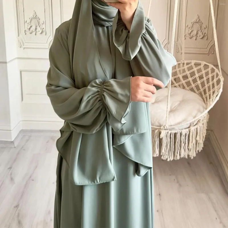 Abbigliamento etnico con cappuccio Abaya Dubai Jilbab Abito da preghiera in un unico pezzo con maniche a tromba Hijab attaccate Donne musulmane Ramadan Eid islamico