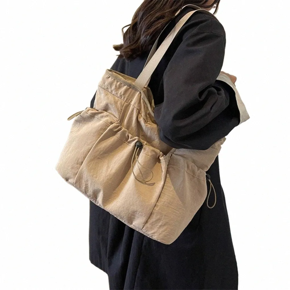 DrawString Tote Bag for Women Nyl Axel underarm Bag stor kapacitet Butikväska Kvinnlig pendling Lyx Kvinnors 63q1#