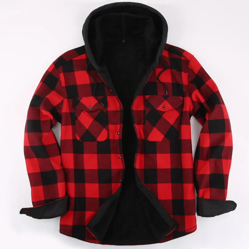 Personne tenant une chemise boutonnée rouge photo – Image gratuite de
