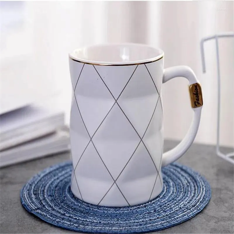 Canecas Caneca de negócios criativa preto e branco multilateral geométrica cerâmica café suco de porcelana copo de leite chá