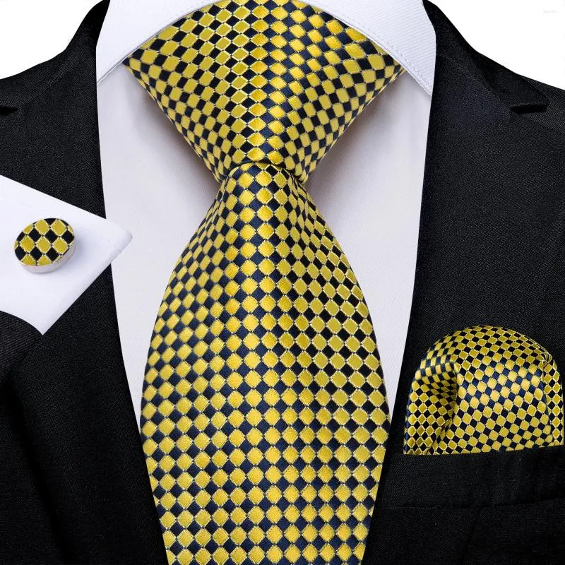 Bow Ties 2024 Luxury Yellow Black Plaid Dot Silk för män 8cm bröllopsfest brudgummar Tillbehör Lutning Handduk manschettknappar gåva