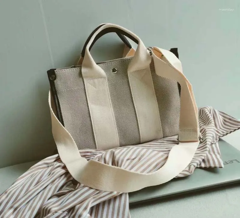 Sacs de soirée Femelle Bag Shoppers Simple Fashion Hands sacs épaule Messenger grande capacité Tote 2024 Brand de marque féminin
