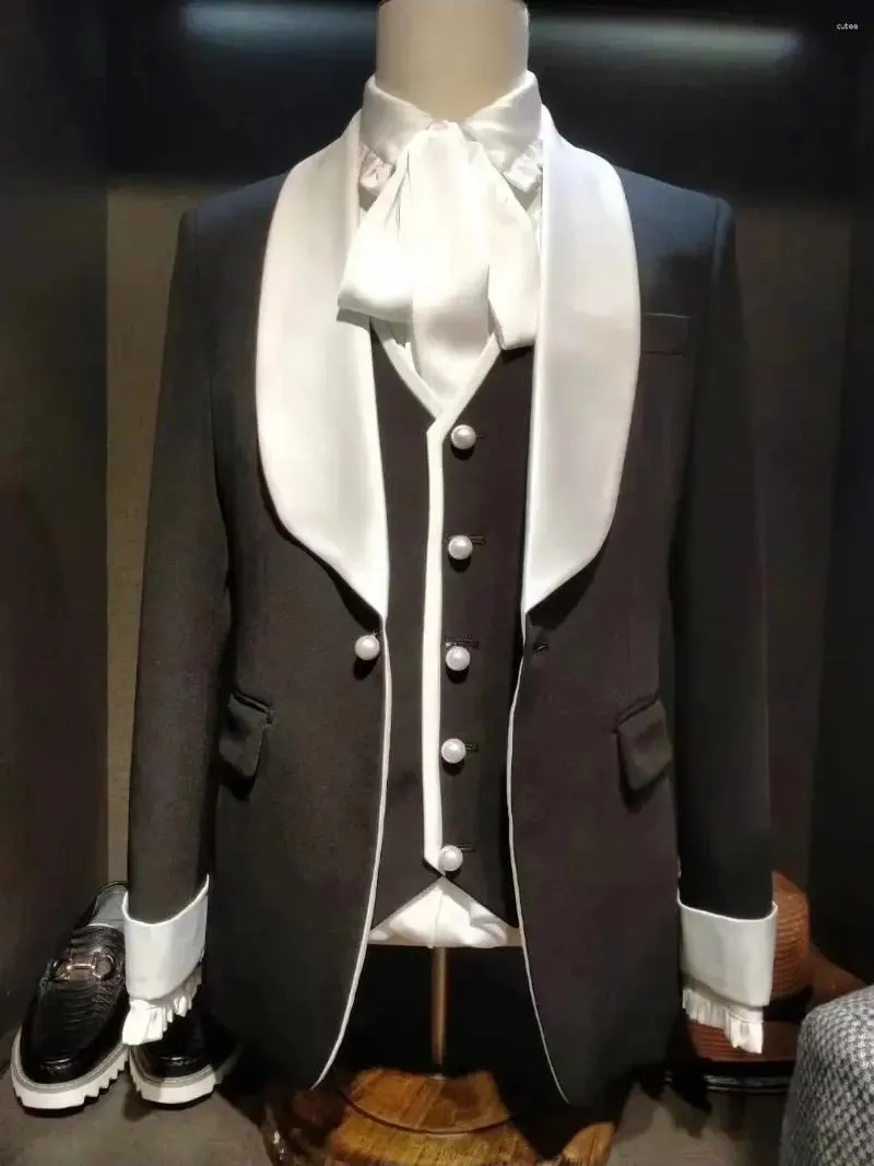 Herrenanzüge 2024 Italienischer Schal Revers Elegant Männer Anzug Bräutigam Smoking Slim Fit Blazers Stage Zeigen hochwertiger Custom 3 -Tiefe -Set -Kostüm