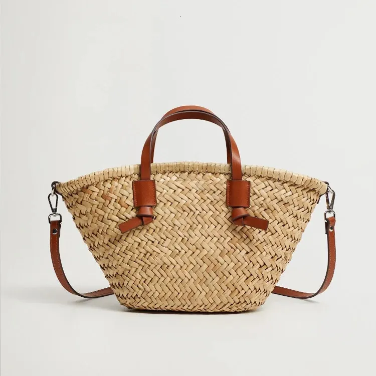 Leisure Willow Womens Basket Bag Rattan Womens Handmade Summer Beach Grass Bag Designer Shoulder Cross Bag 240425