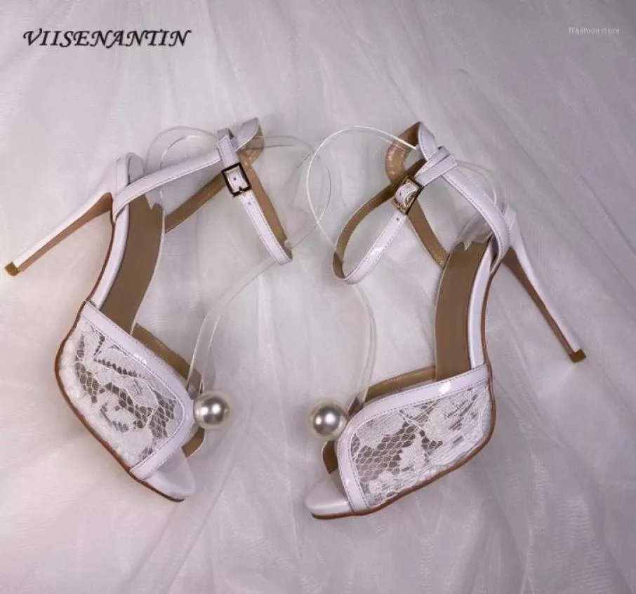 Vita spets kvinnor sommar sandal sko 2021 kika tå stor pärla dekor ankel rem bröllopskor sandalier tunn klack sexig sapato19647257