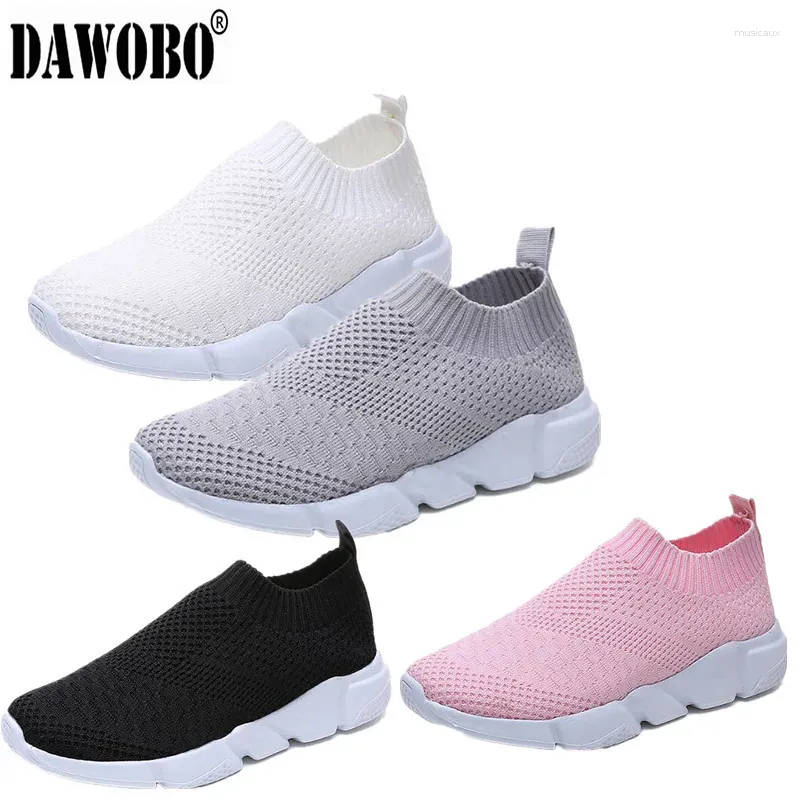 Casual Shoes 4 Färger Kvinnors andningsbara nät Körning Sticked Sock Ultra Light Slip On Sneakers Women Fitness Outdoor Sport