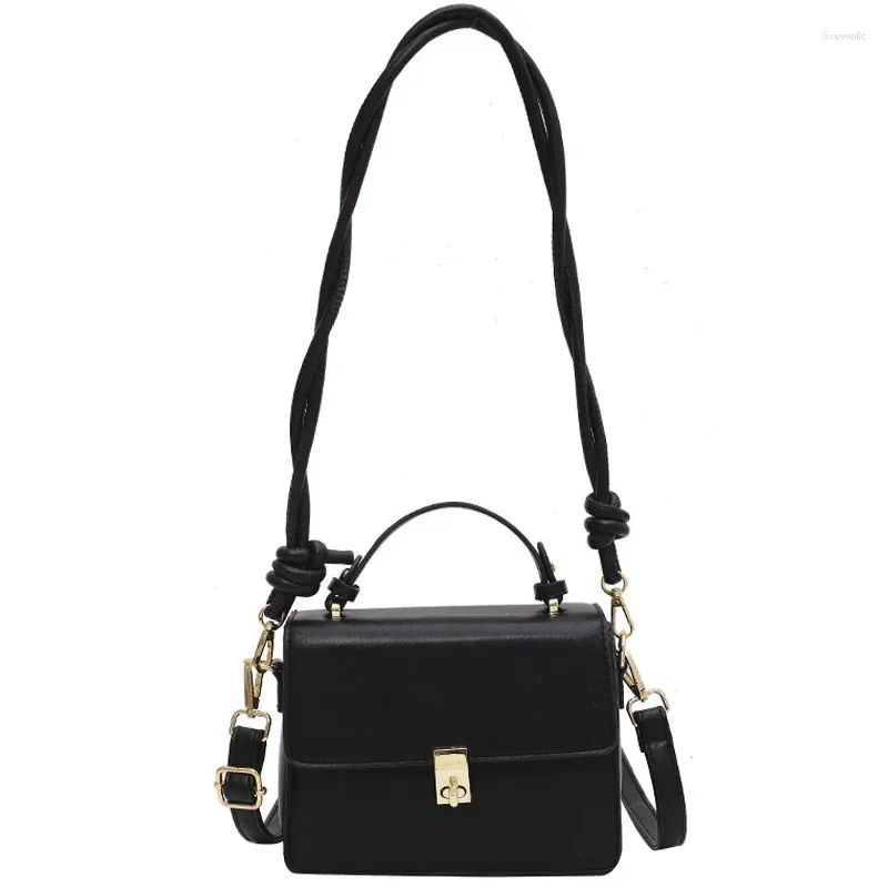 Sacs à bandoulins Niche Design Premium Handbag Fashion Retro Messenger Sac Mesquer Western Portable Slewing Arm Dual-Use