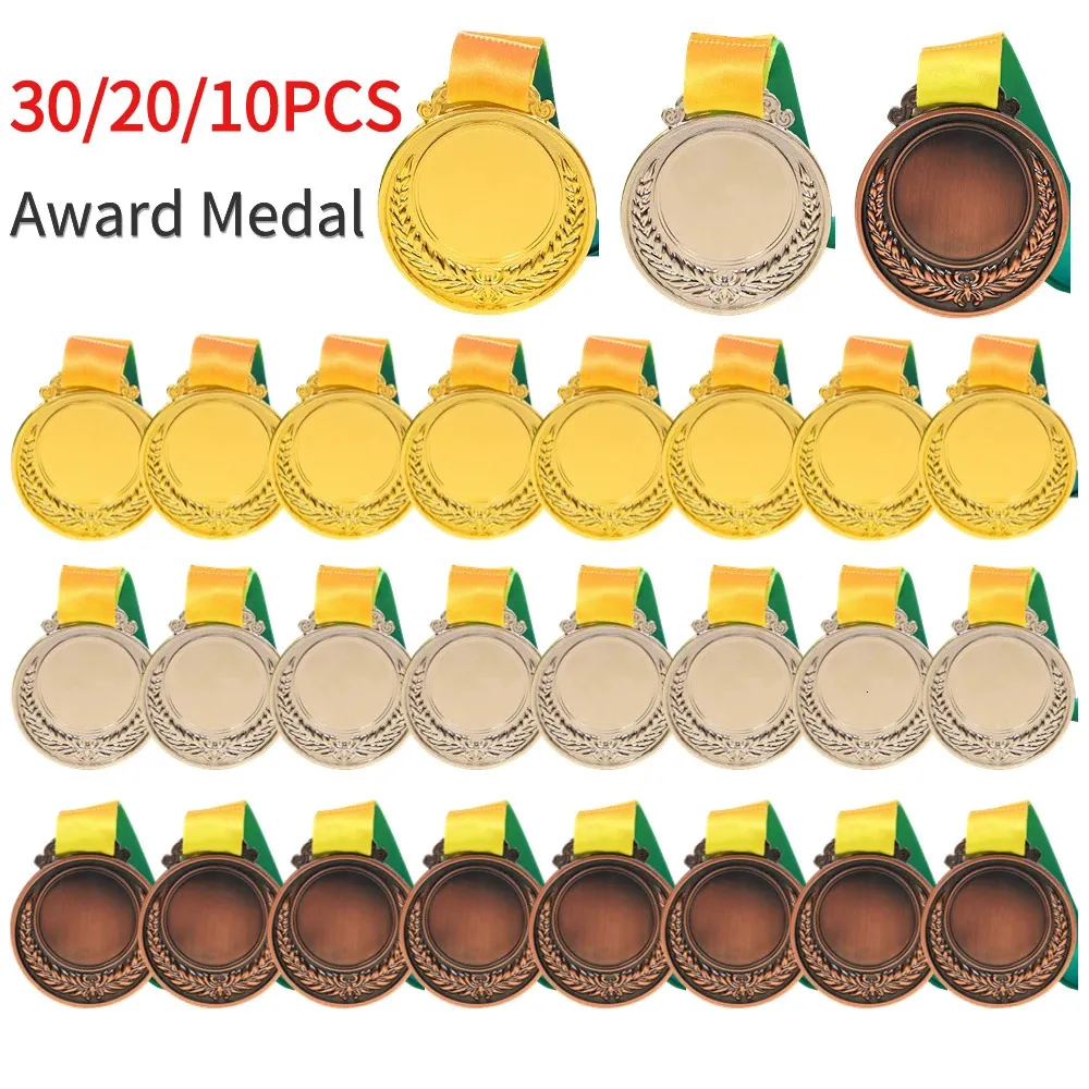 10/20/30pcs Gold Gümüş Bronz Ödülü Madalyası Ödül Ödül Açık Hava Spor Futbol Yarışması Ödülleri Çocuklar İçin Madalya Hediyesi Hediyesi 240422