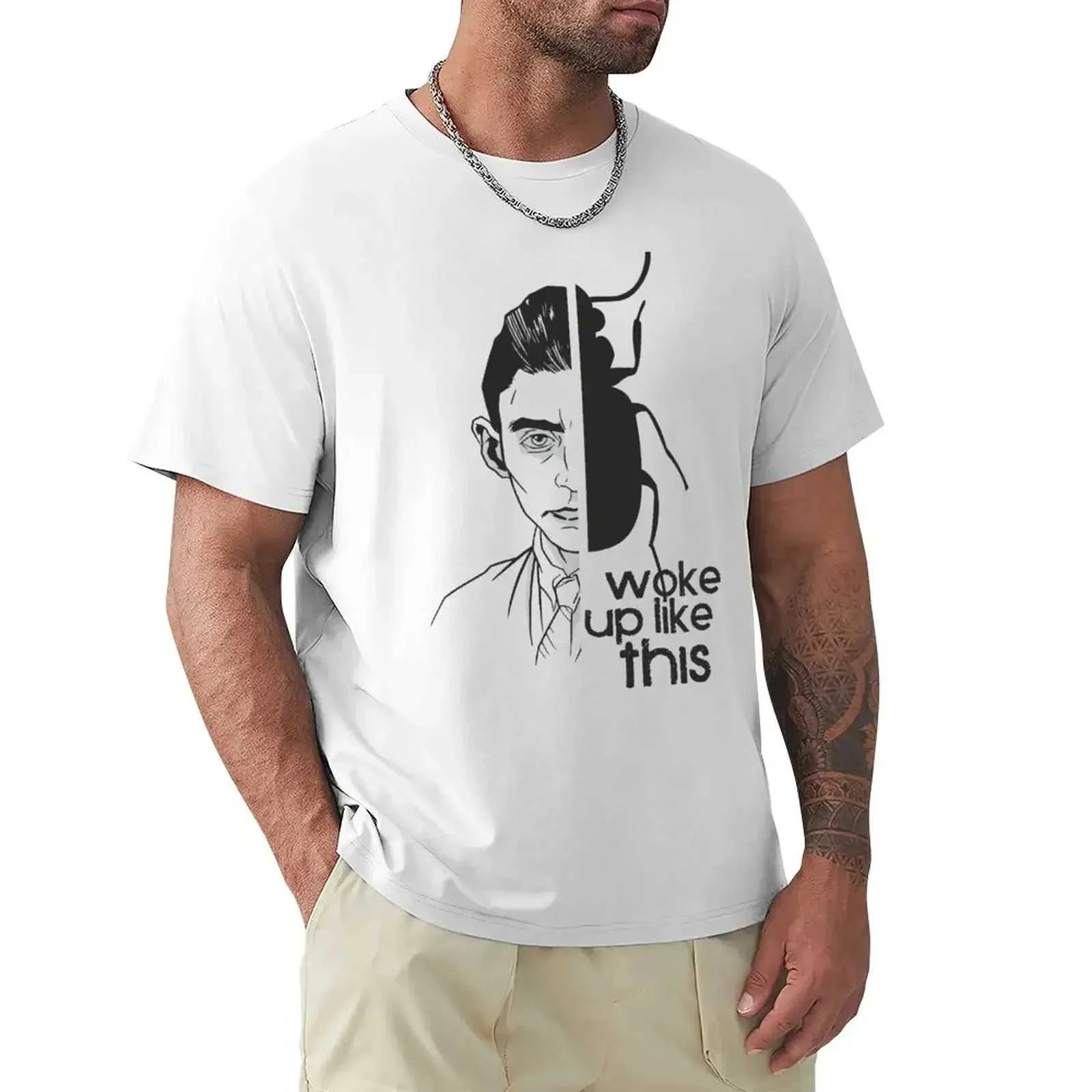 As camisetas masculinas acordaram como esta metamorfose Kafka Camise