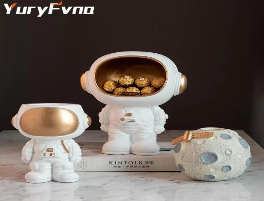 Yuryfvna Creative Astronaut figur Statue Ornament Storage Modern vardagsrum Vinskåp Desktop Dekoration Spaceman Cartoon C8269769