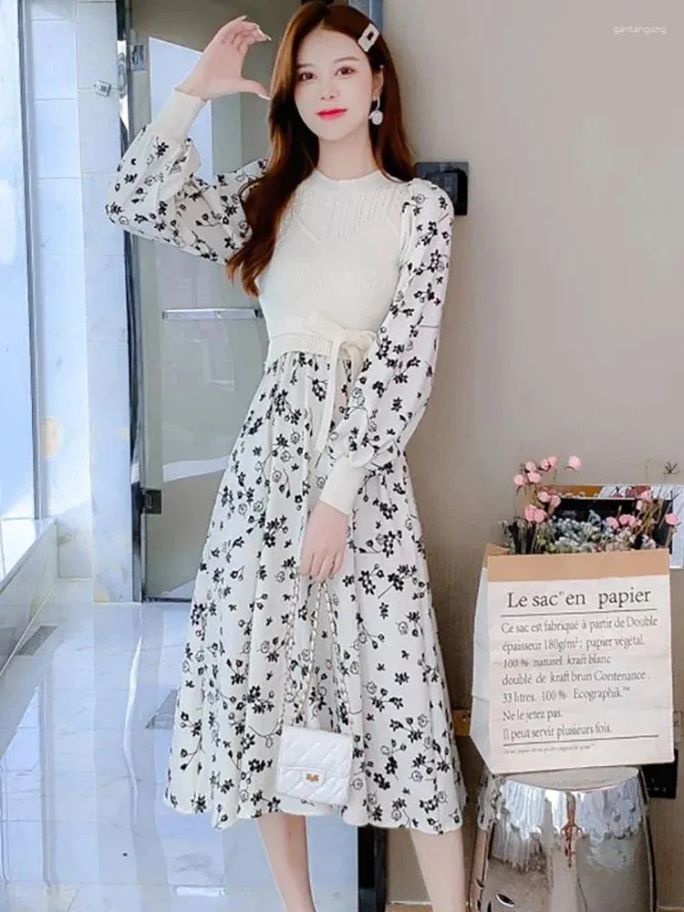 Casual Dresses White Knitted Patchwork Floral Sweater Dress For Ladies Autumn Winter Elegant Home 2024 Korean Fashion Bodycon Robe