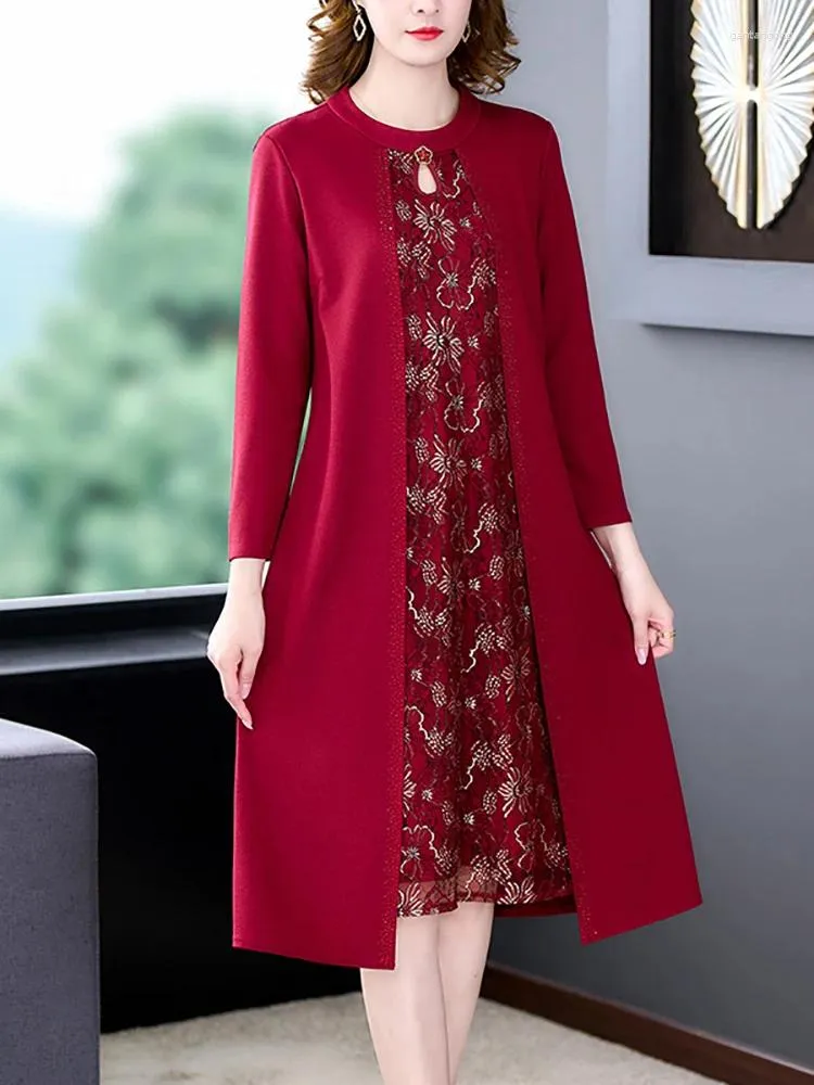 Robes décontractées Femmes Red Patchwork Robe midi florale automne hiver coréen élégant en liberté 2024 Fashion Chic Party Vestidos