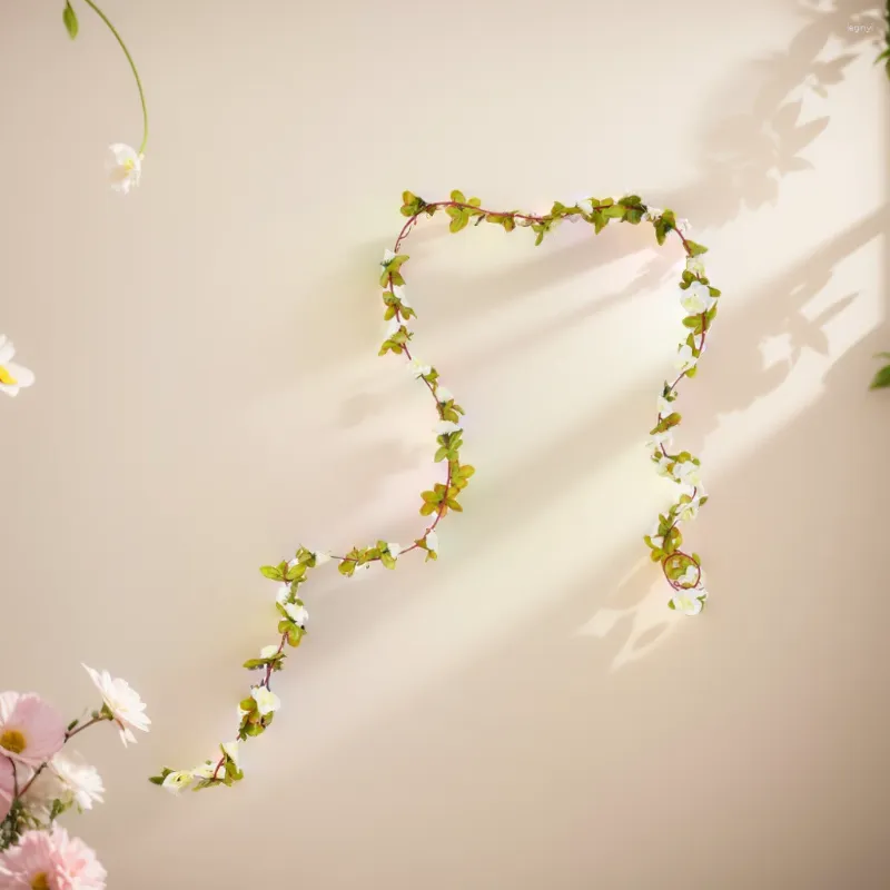 Fleurs décoratives 1pcs Vin artificiel automne rose bricolage de mariage décor de mariage faux fleur murale suspendue Garland Plantes Recuerdos de Boda