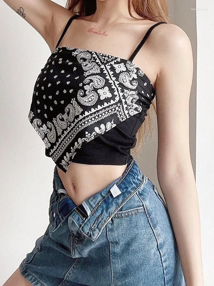 Tanks pour femmes Summer Streetwear Streetwear Imprimerie mignonne tops pour femmes vêtements de mode Y2k White Corset Top Short Black Cami Under Shirt