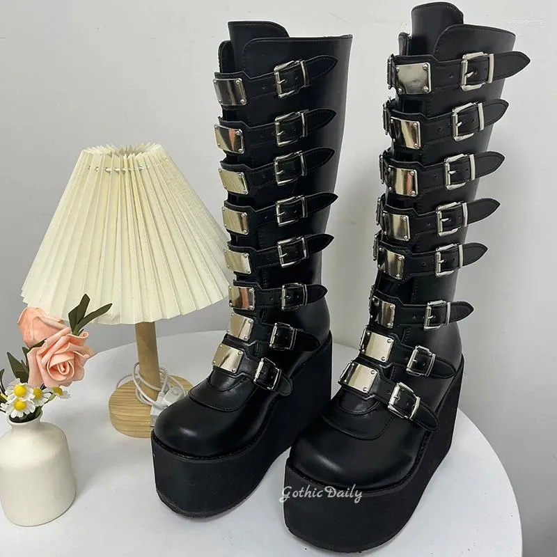 Boots Gothic Daily Plateforme Knee High Women Chaussures punk noires Buckle Motorcycles 2024 Halloween Cosplay