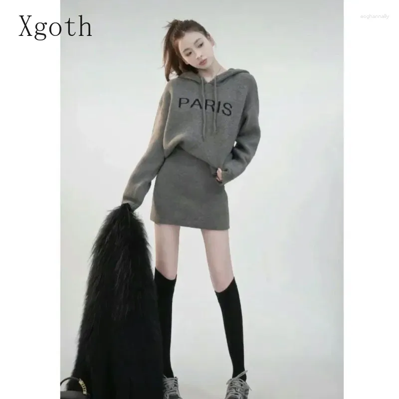 Рабочие платья Xgoth Spring Women Skirt Set Кореянка в западном стиле вязаные пуловки с капюшоном A-Line Мини-юбки спортивные женские наряды