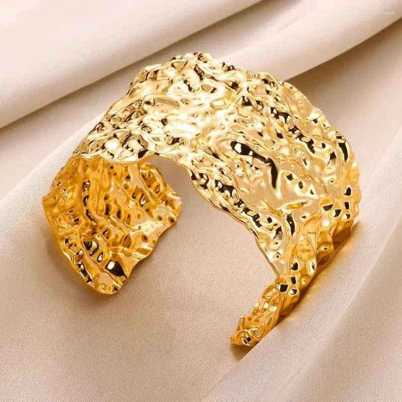 Bangle Classic Wrinkle Texture Openning armband voor vrouwen prachtige manchet Gold kleur roestvrijstalen hand ornament cadeau