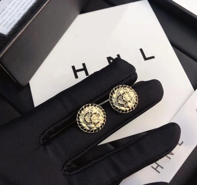 Luksusowe projektowanie okrągłe czarne kolczyki Urok Kolczyki w stylu Kobiety Znakomite akcesoria biżuterii premium Wybrana para rodzinna GIF6525866