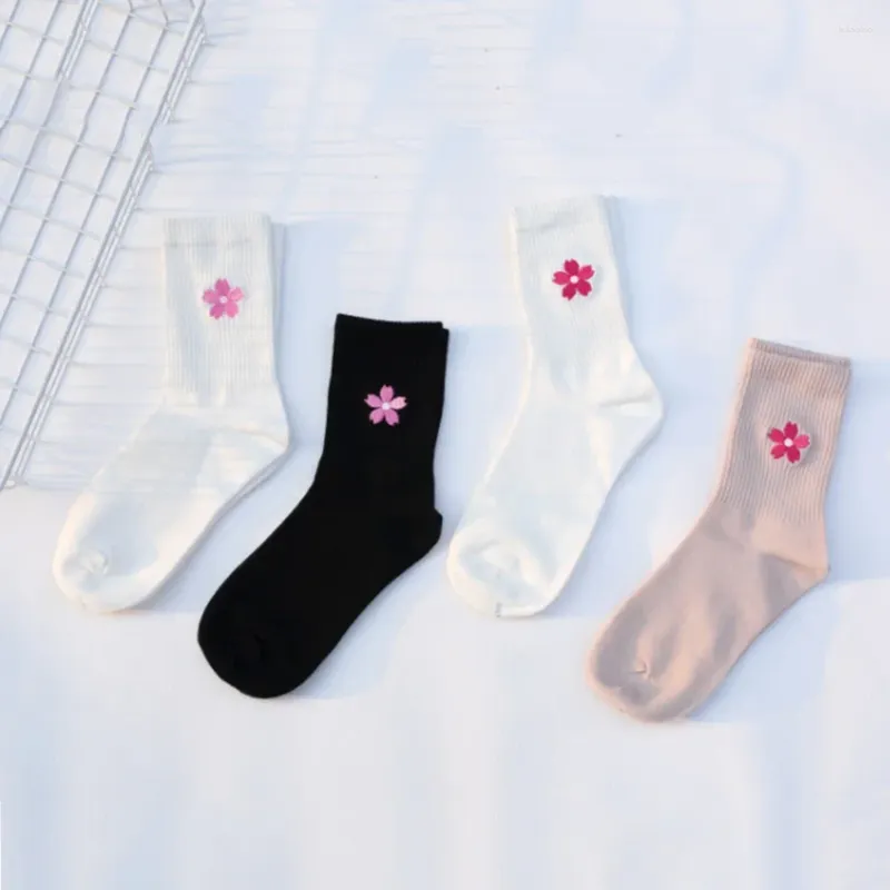 Frauen Socken süße süße Kirschblüten -Knöchel Kawaii Stickerei Blume Middle Tube Japanische Harajuku weich für Mädchen