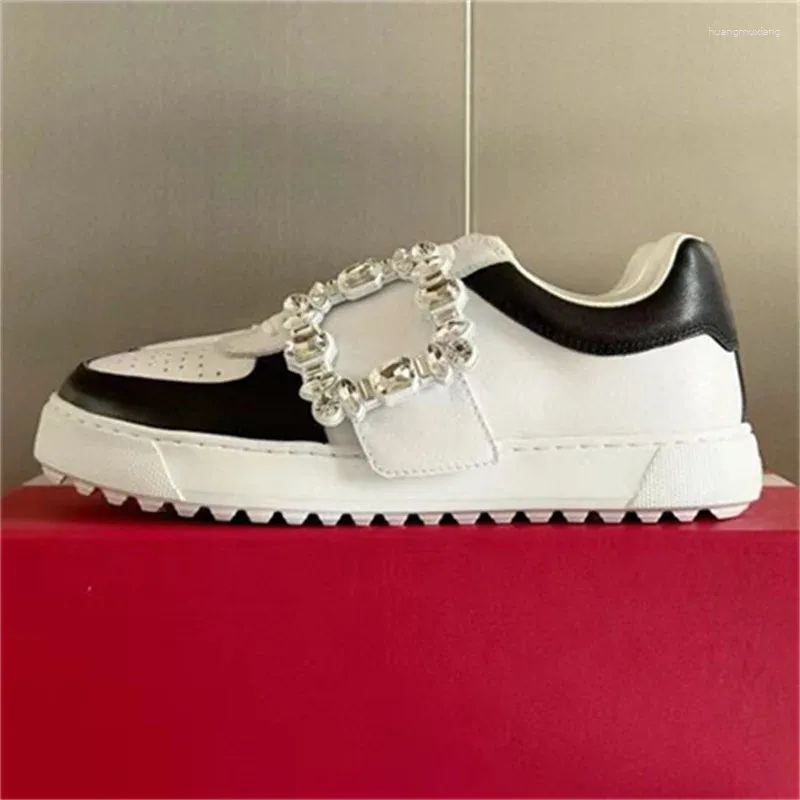 Zapatos casuales 2024 primavera estilo otoño otoño cuadrado hebillas de hebilla de hebilla de la moda diamantes de moda elegante diseño cómodo