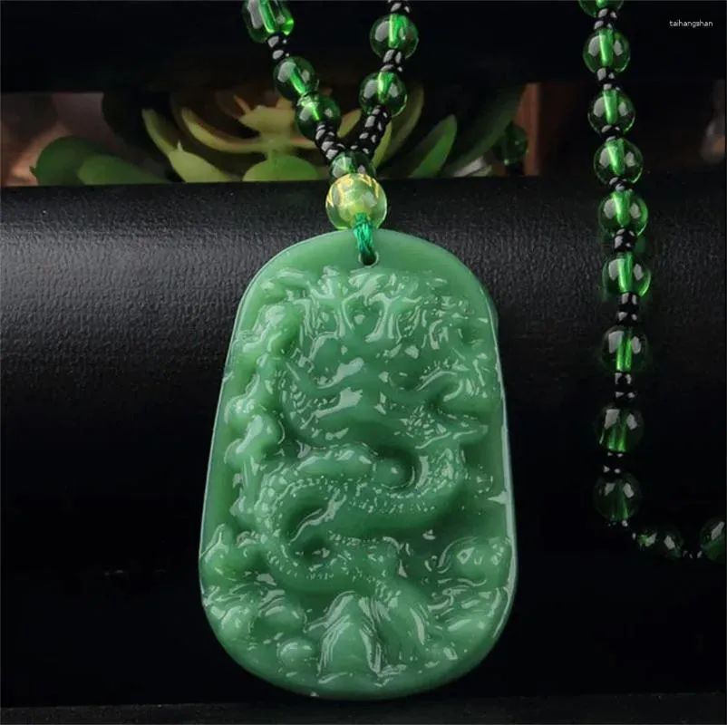 Hangende kettingen Charm Groene steen handgesneden Dragon Jade ketting Geel kristal Chinese amulet dames man Lucky Jewelry Cadeau