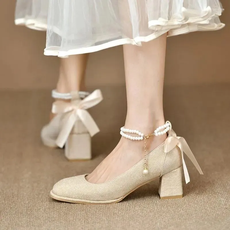 Dress Shoes Women Pumps 2024 French Pearl Buckle Middle Heel Square toed Single Female Bow Mary Jane Dames Hoge hakken