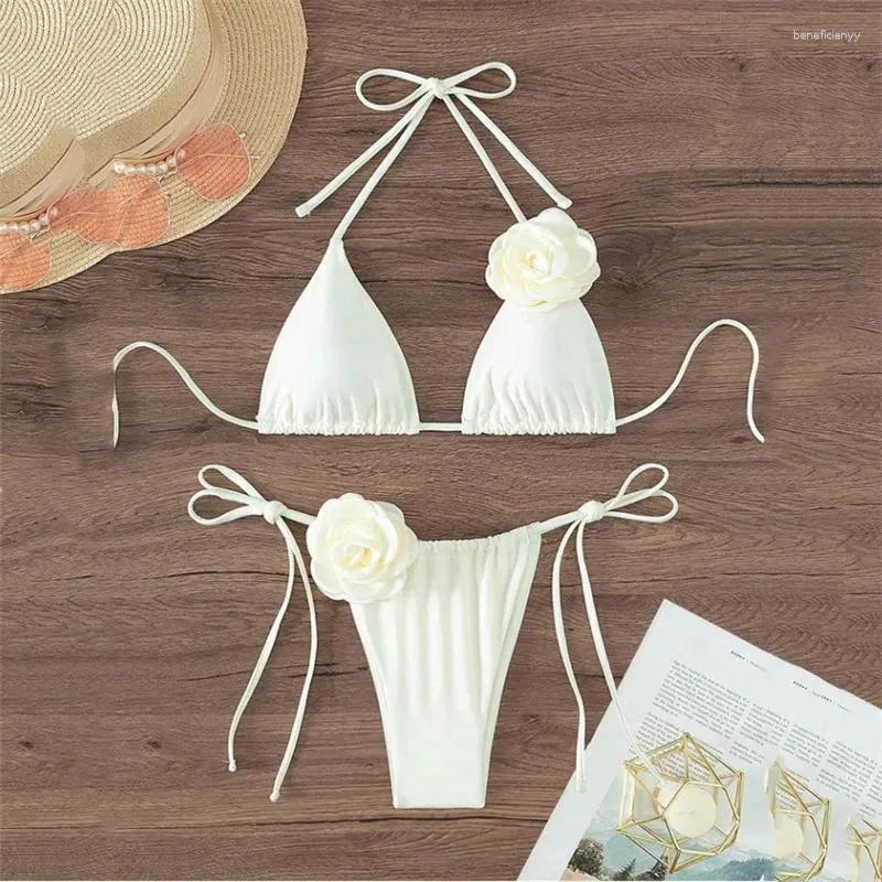 Kvinnors badkläder Bikini Set Sexig 3D Flower White String Halter Bikinis 2024 Mujer Kvinnliga baddräkter Baddräkt Brasiliansk triangel Bather