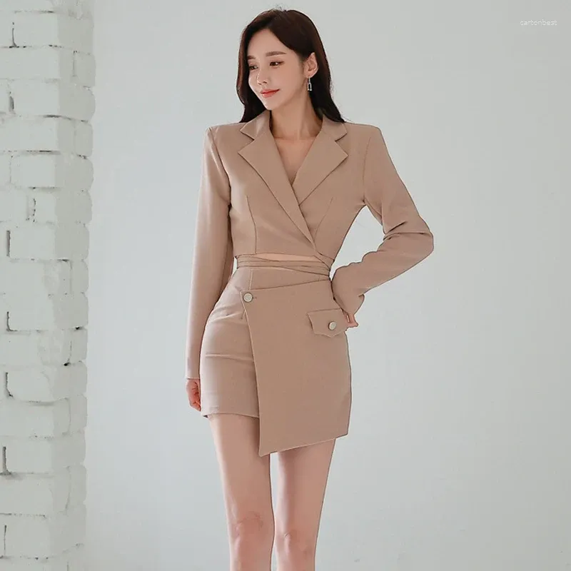 Vestidos de trabalho elegante 2024 Spring Autumn 2 Peças Definir mulheres de terno curto Saias de lápis de cintura alta Casual Salia de escritório Temperamento