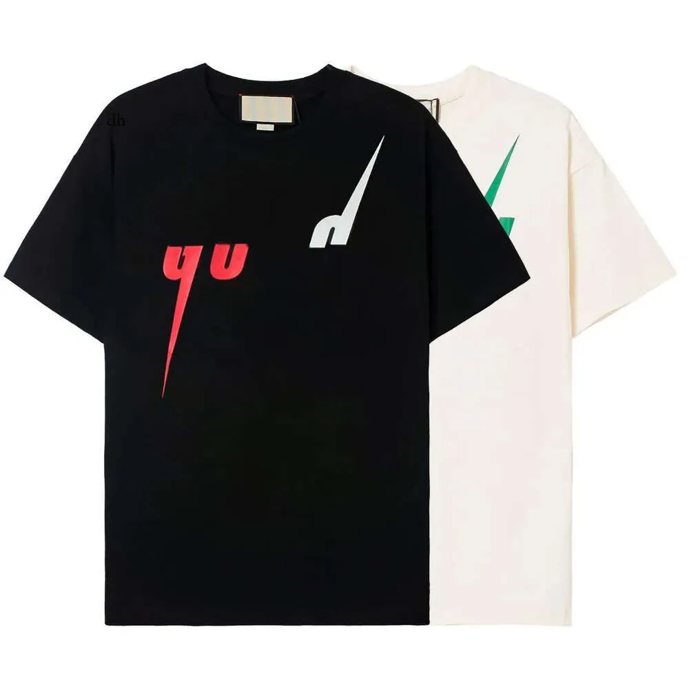 Moda Mens Giyim Erkek Tişörtleri 2022 Tasarımcı Tshirt Erkekler Pamuk Tasarımcıları Kısa Yaz Marka Mektubu ile Highquality Kol Mürettebat Boyun 45