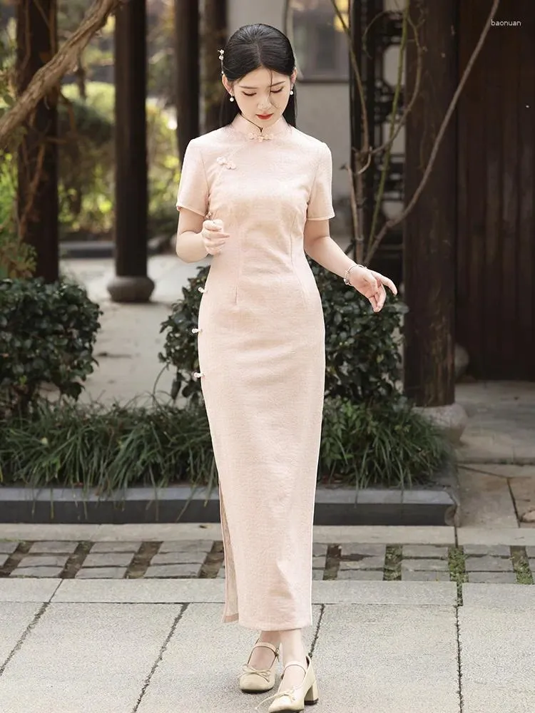 Cheap chinese clothing shop
