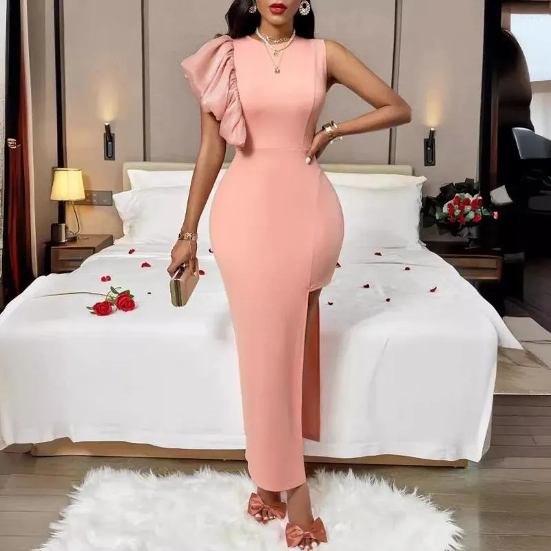 Robes de fête élégantes femme froide épaule sexy chic rose rose cocktail slim fit o-collier de conception à manches courtes bodycon maxi robe