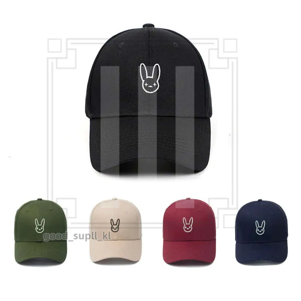 Capes de balle de mode Bad Bunny Brodery Designer Baseball Cap 100% coton rappeur Reggaeton Artiste papa Unisexe Men décontracté Femmes Snapbacks Cap Hip Hop Hat 406