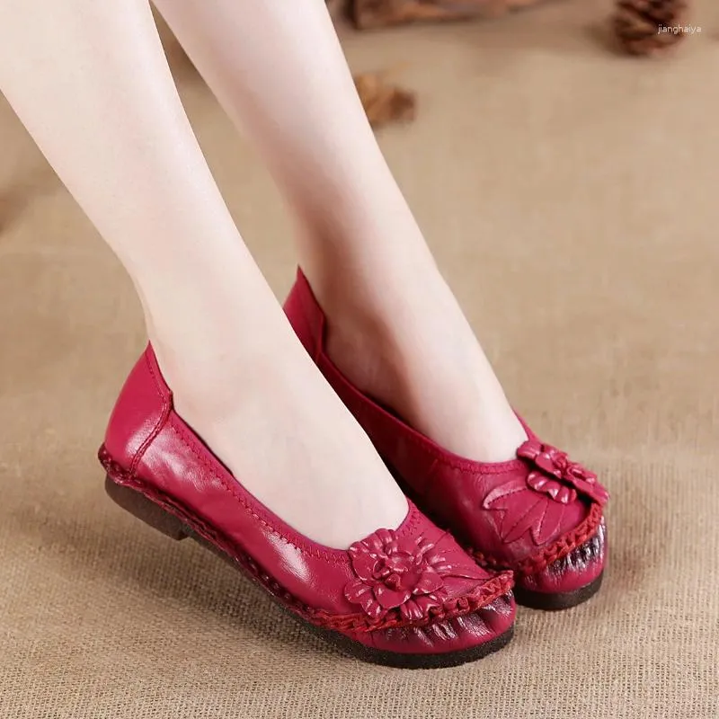 Casual schoenen vrouwen loafers echte gesplitst lederen platte hakken bloemronde teen zachte solide sandalen platform dames zapatos de mujer 635