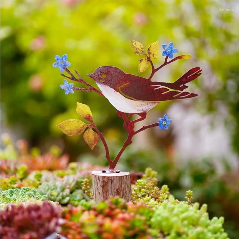 Décorations de jardin ornements de statue d'oiseau en métal.