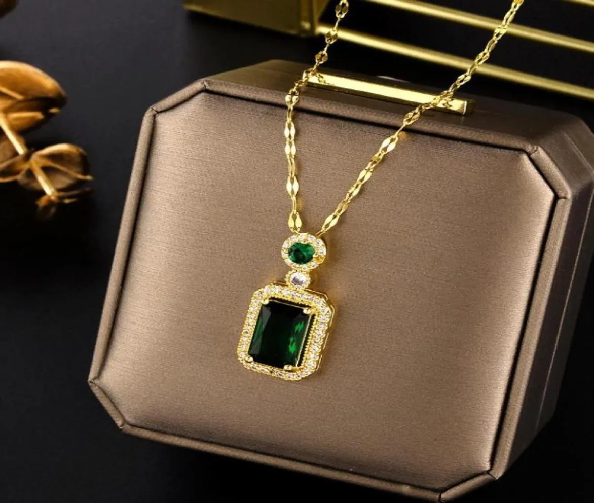 Klassiskt titanstål fulla diamanter Green Crystal Pendant Halsband 18K Guldpläterad Kvinnor Luck Choker Halsband Designer Smycken T1241022
