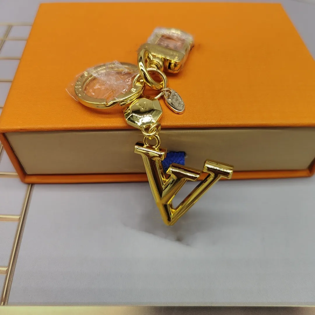 2024 Designer Keychain Luxury Bag Charme Hartvormige sleutelhange mode Love Pendants Gold Keyring Car Ornament Keychains